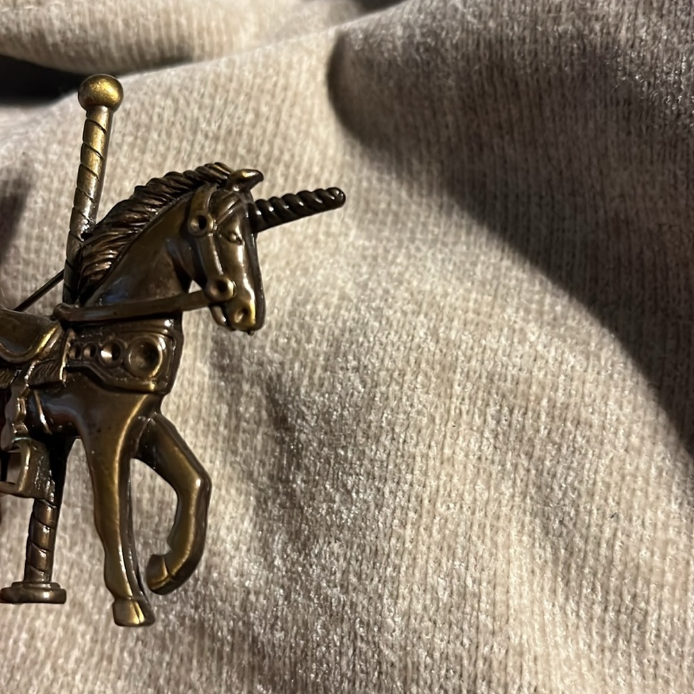 Unicorn ๐ฆ Pin - Picture 2 of 4